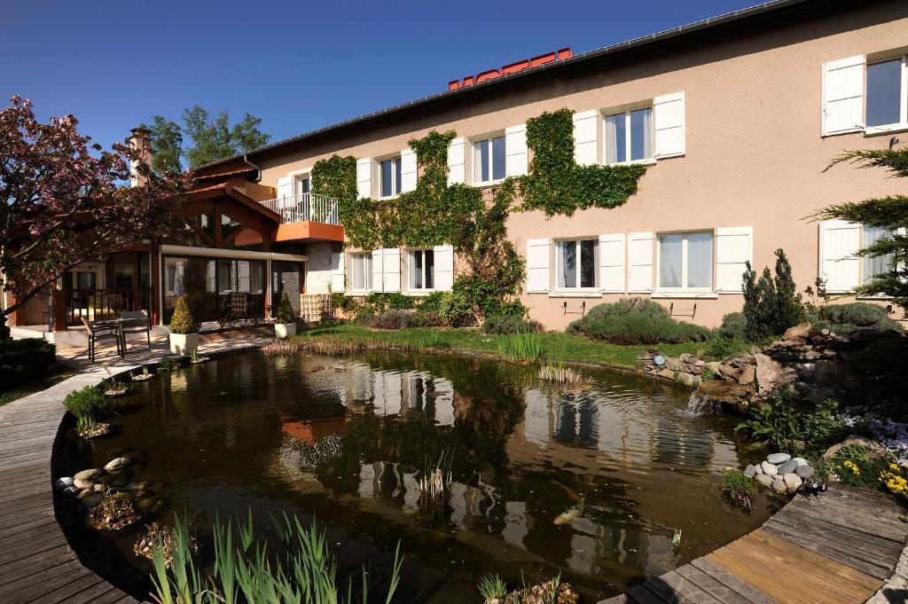 Logis Hotel Des Grands Vins Fleurie Room photo